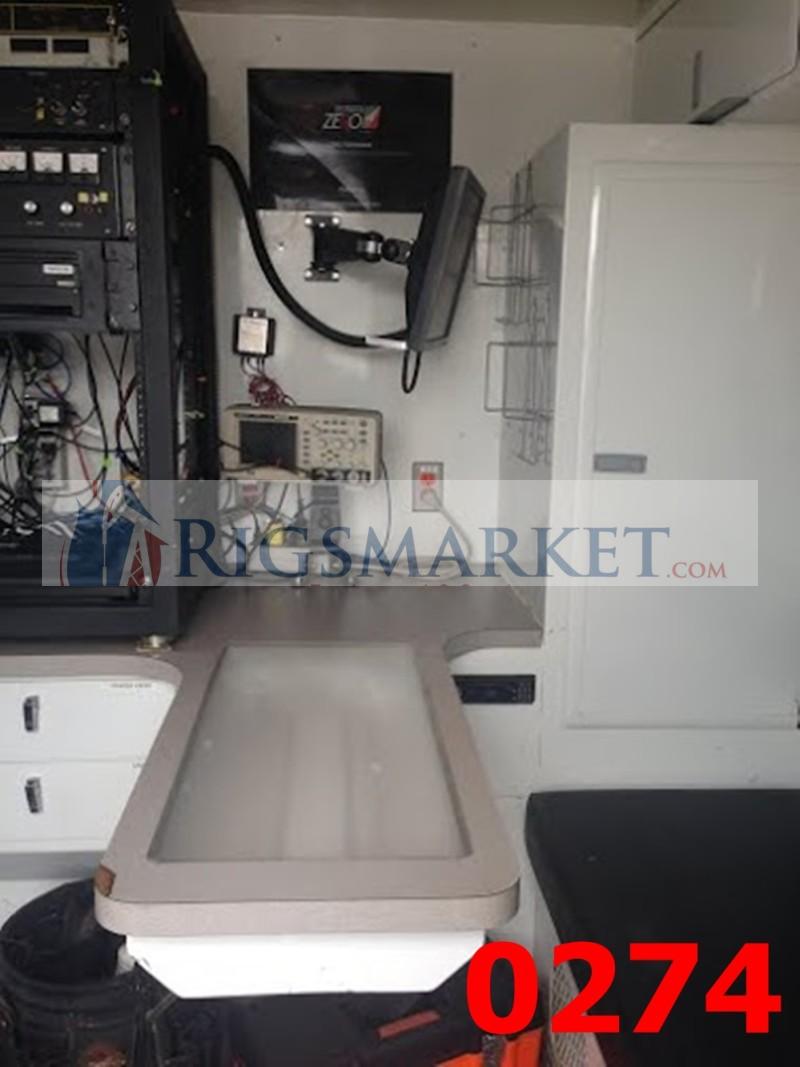 FREIGHTLINER MAST E-LINE TANDEM WIRELINE