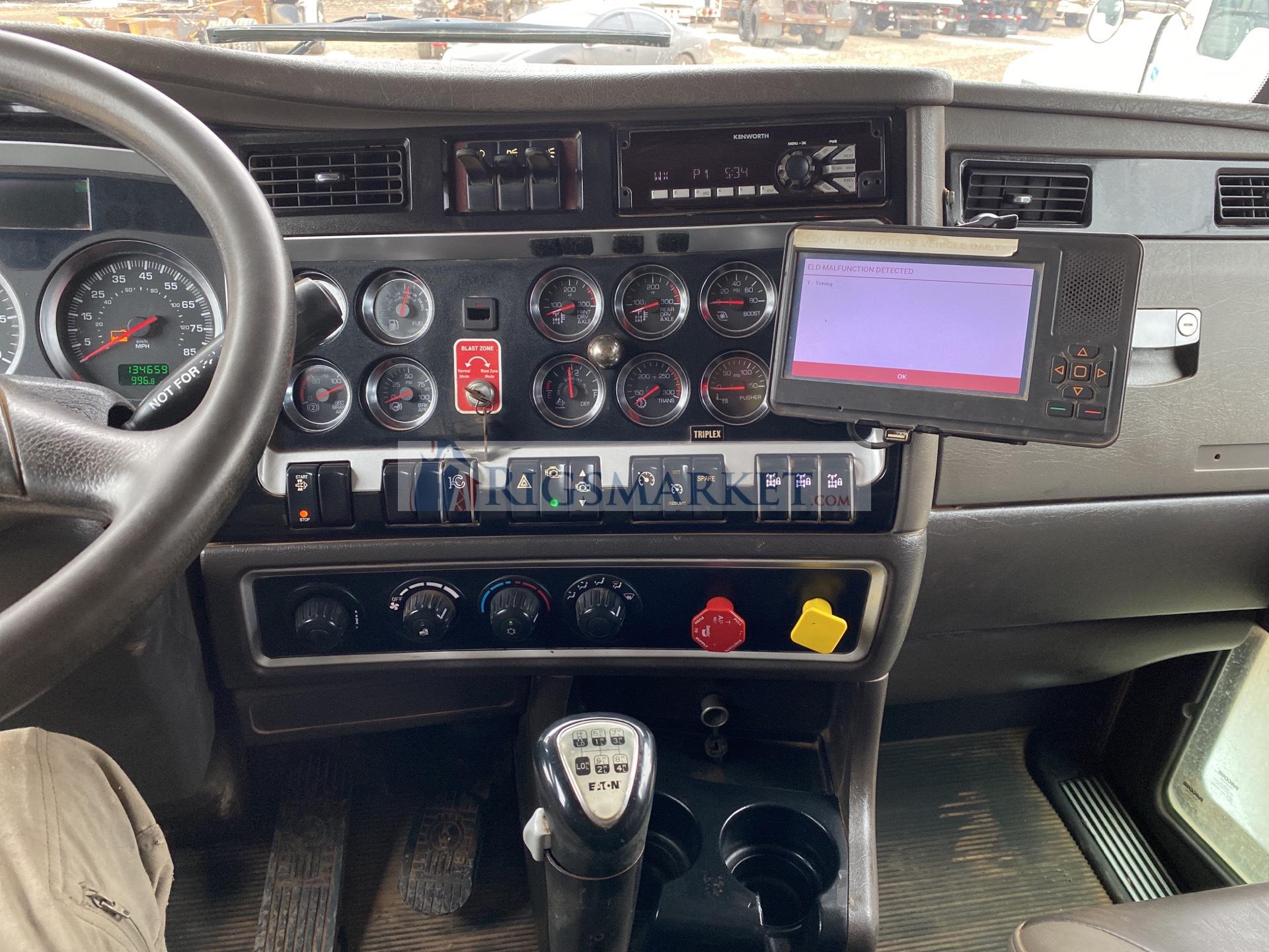 2015 Kenworth T800 Hot Oil Truck